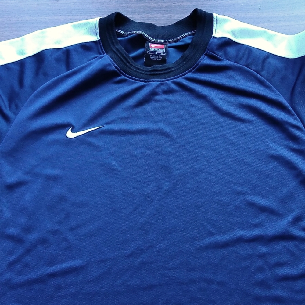 Nike men's soccer t-shirt